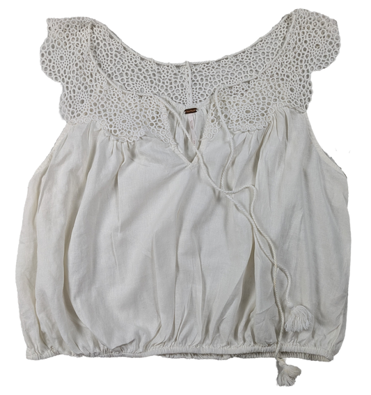 Free People Clover Crochet Sleeveless Camisole Top Size Medium This Sleeveless Camisole by Free People is perfect for warm weather! With its delicate Clover Crochet