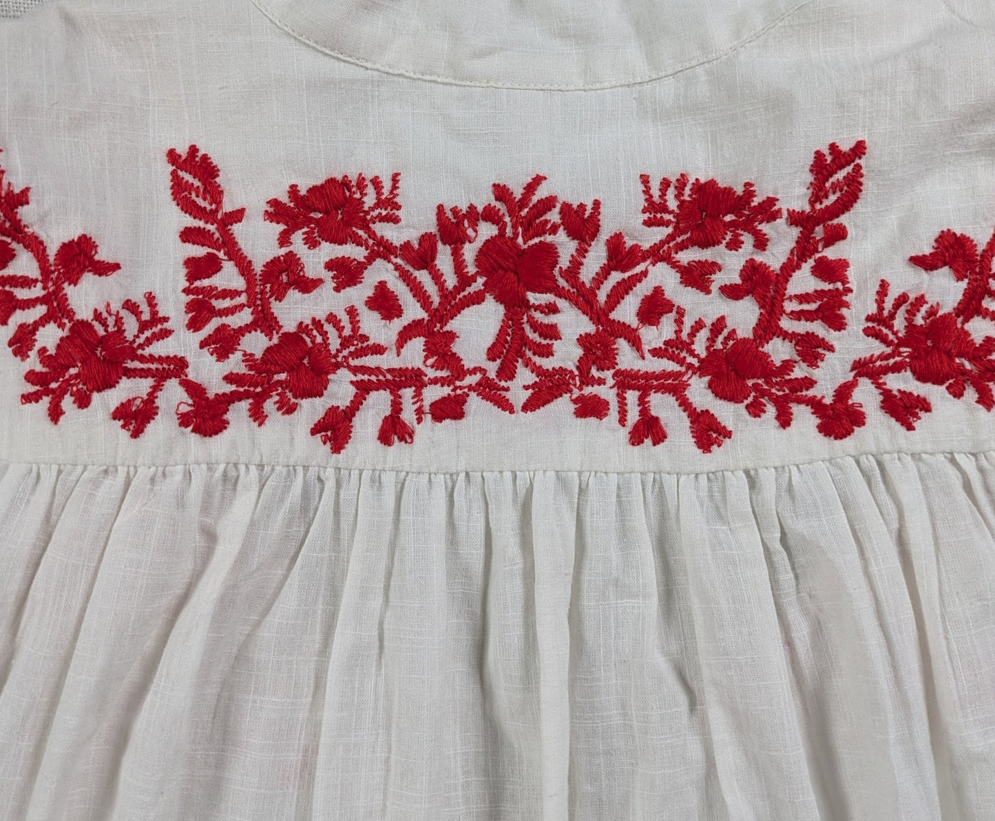 Free People Dreaming About You Tunic Size XS Daydreaming in style with Free People's Dreaming About You Tunic in size XS. Experience the comfort of puff sleeves, and