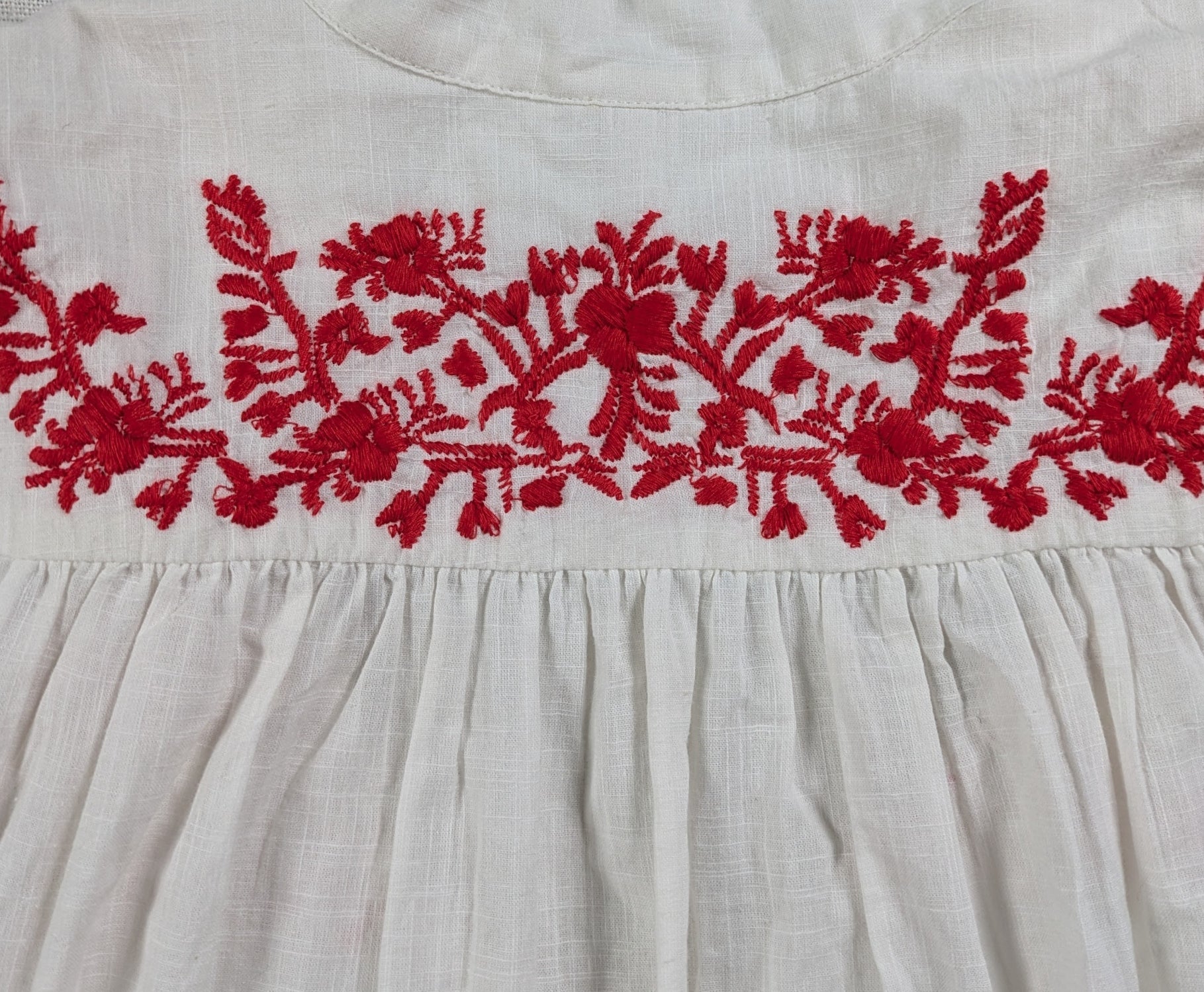 Free People Dreaming About You Tunic Size XS Daydreaming in style with Free People's Dreaming About You Tunic in size XS. Experience the comfort of puff sleeves, and