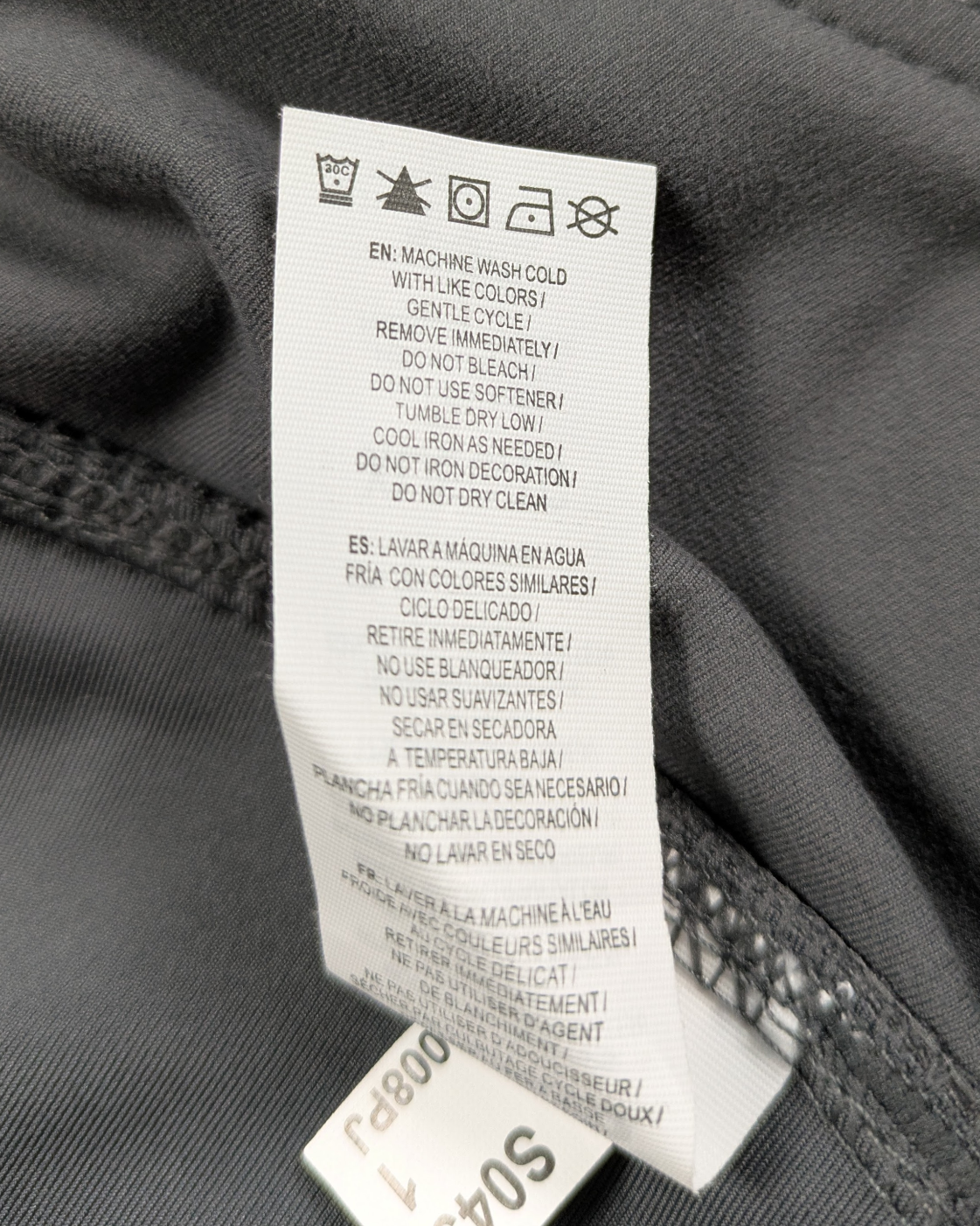 Head Gray Pleated Tennis Skirt/Skort with built-in shorts Size XL Serve up some style on the court with the Head Gray Pleated Tennis Skirt in Size XL. This playful s