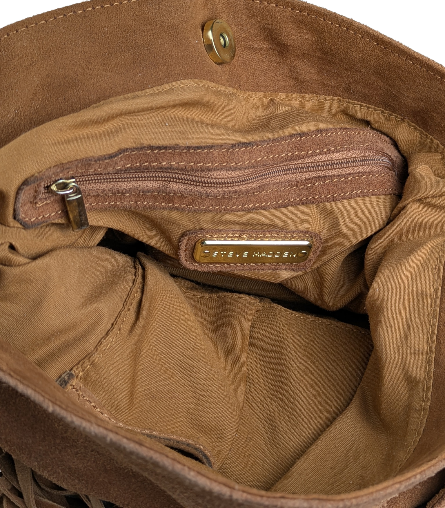 Steve Madden Tan Suede Studded Boho Western Cowgirl Fringed Shoulder B Indulge in the boho-chic style with the Steve Madden Tan Suede Studded Fringed Shoulder Bag. M