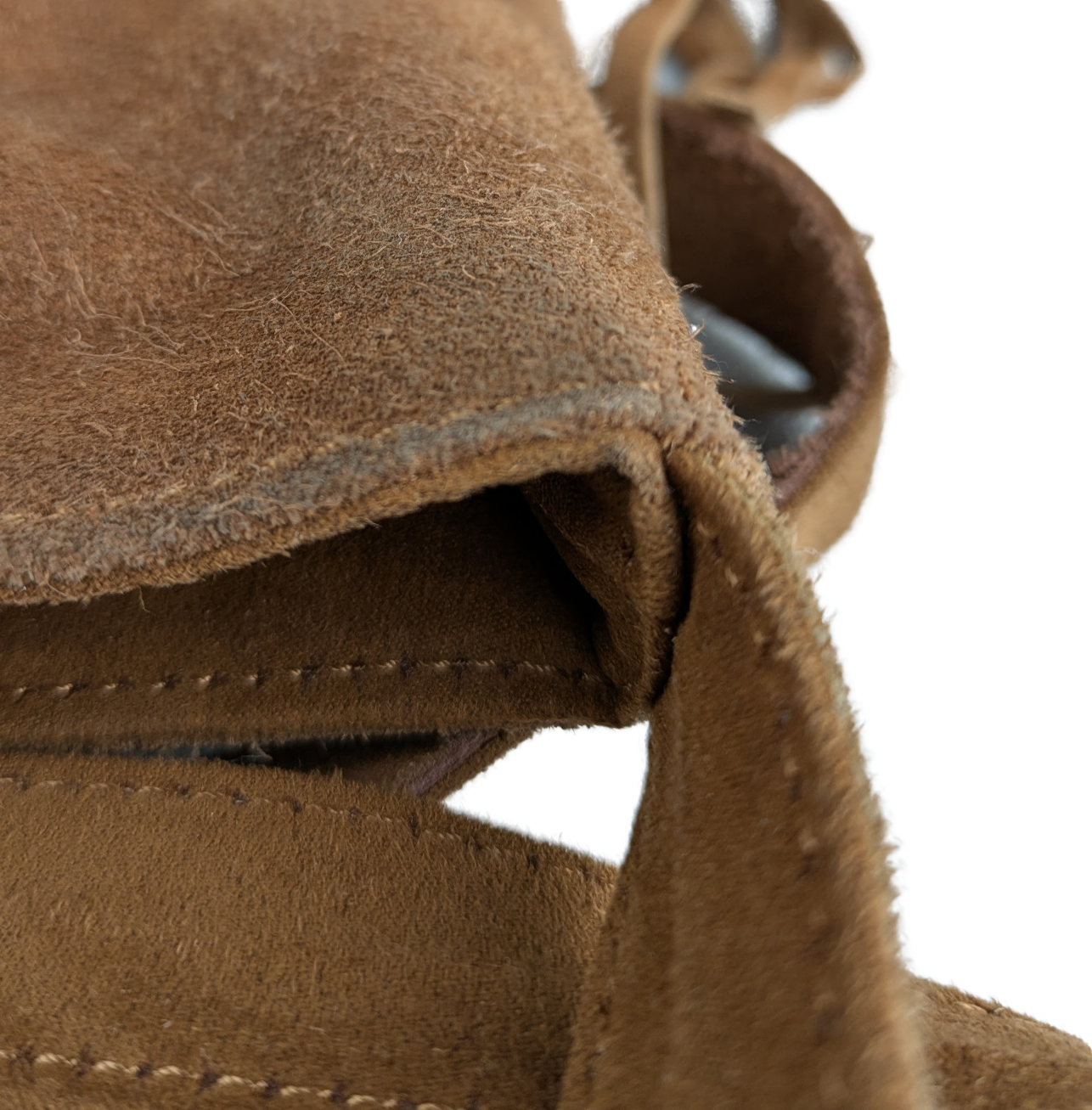 Steve Madden Tan Suede Studded Boho Western Cowgirl Fringed Shoulder B Indulge in the boho-chic style with the Steve Madden Tan Suede Studded Fringed Shoulder Bag. M