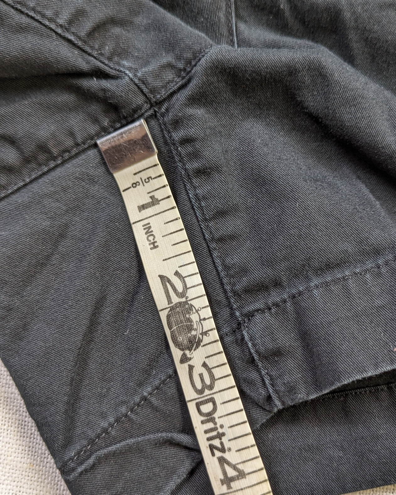 i.e. Relaxed Black shorts Size 10P Get ready to rock these Relaxed Black shorts in size 10P! Made with 100% cotton, these shorts offer a comfortable and stylish fit