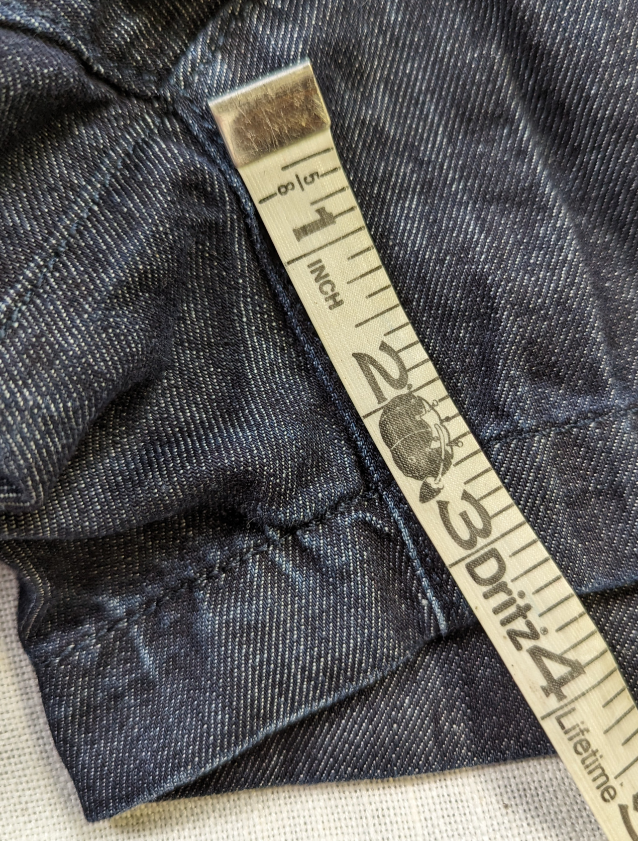 Ann Taylor Loft Dark Denim Shorts Size 2 Get ready for summer with these classic Ann Taylor Loft Dark Denim Shorts! Made with 100% cotton, these shorts are perfect f
