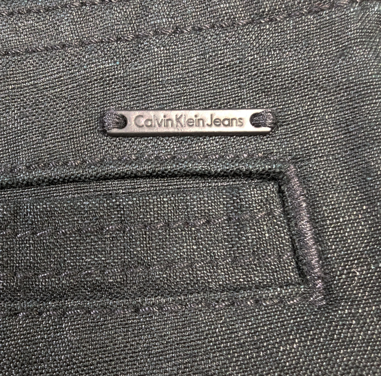 Calvin Klein Black Linen-blend Shorts Size 10 These Calvin Klein Black Linen-blend Shorts in size 10 offer a stylish and comfortable option for any summer outfit. Wi