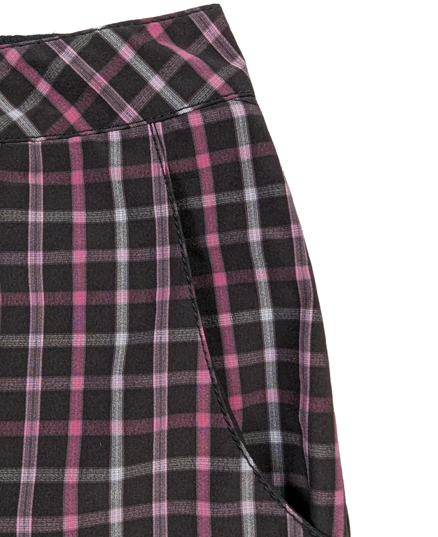 Annika Cutter & Buck Black Plaid Bermuda Golf Shorts Size 8 Take on the golf course in style with Annika Cutter & Buck Black Plaid Bermuda Golf Shorts. These sho
