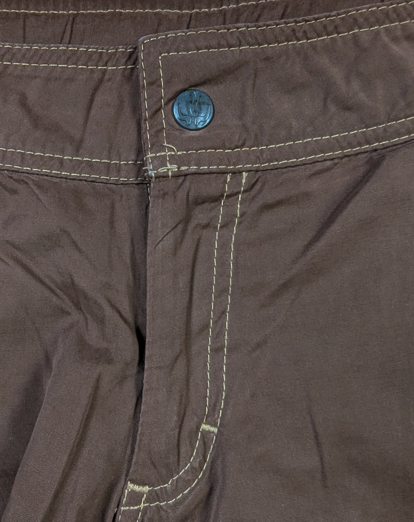 prAna Brown Outdoor Hiking Shorts Size Medium Unleash your adventurous spirit with these Prana outdoor hiking shorts. The medium size, 5.5 inseam, and white topstitc