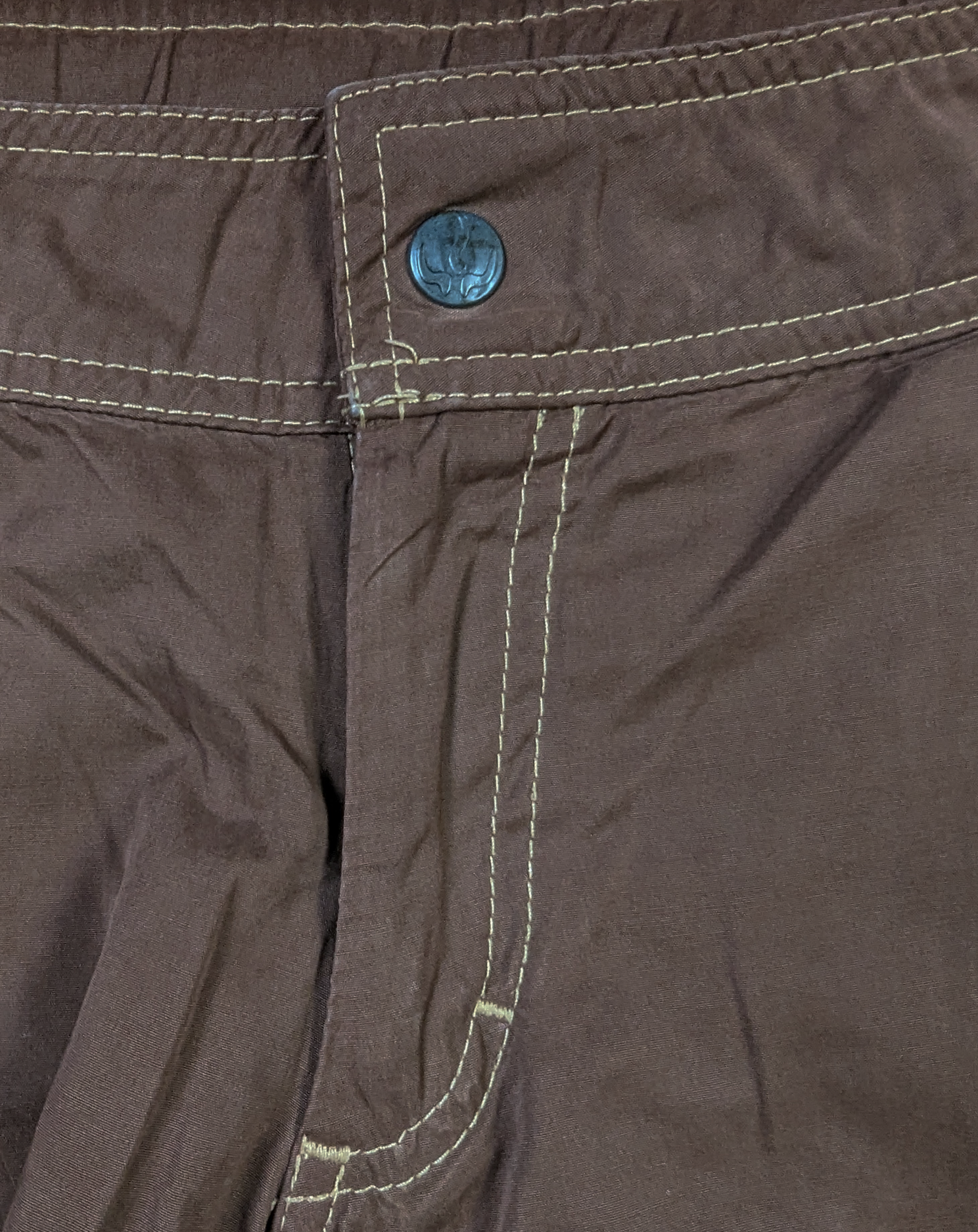prAna Brown Outdoor Hiking Shorts Size Medium Unleash your adventurous spirit with these Prana outdoor hiking shorts. The medium size, 5.5 inseam, and white topstitc