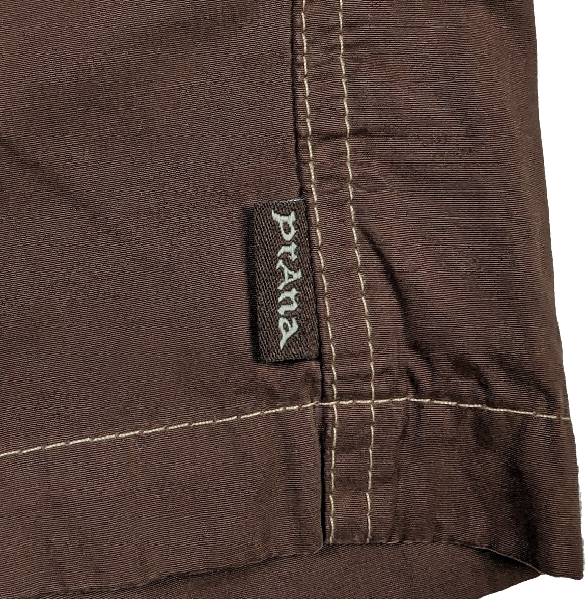 prAna Brown Outdoor Hiking Shorts Size Medium Unleash your adventurous spirit with these Prana outdoor hiking shorts. The medium size, 5.5 inseam, and white topstitc