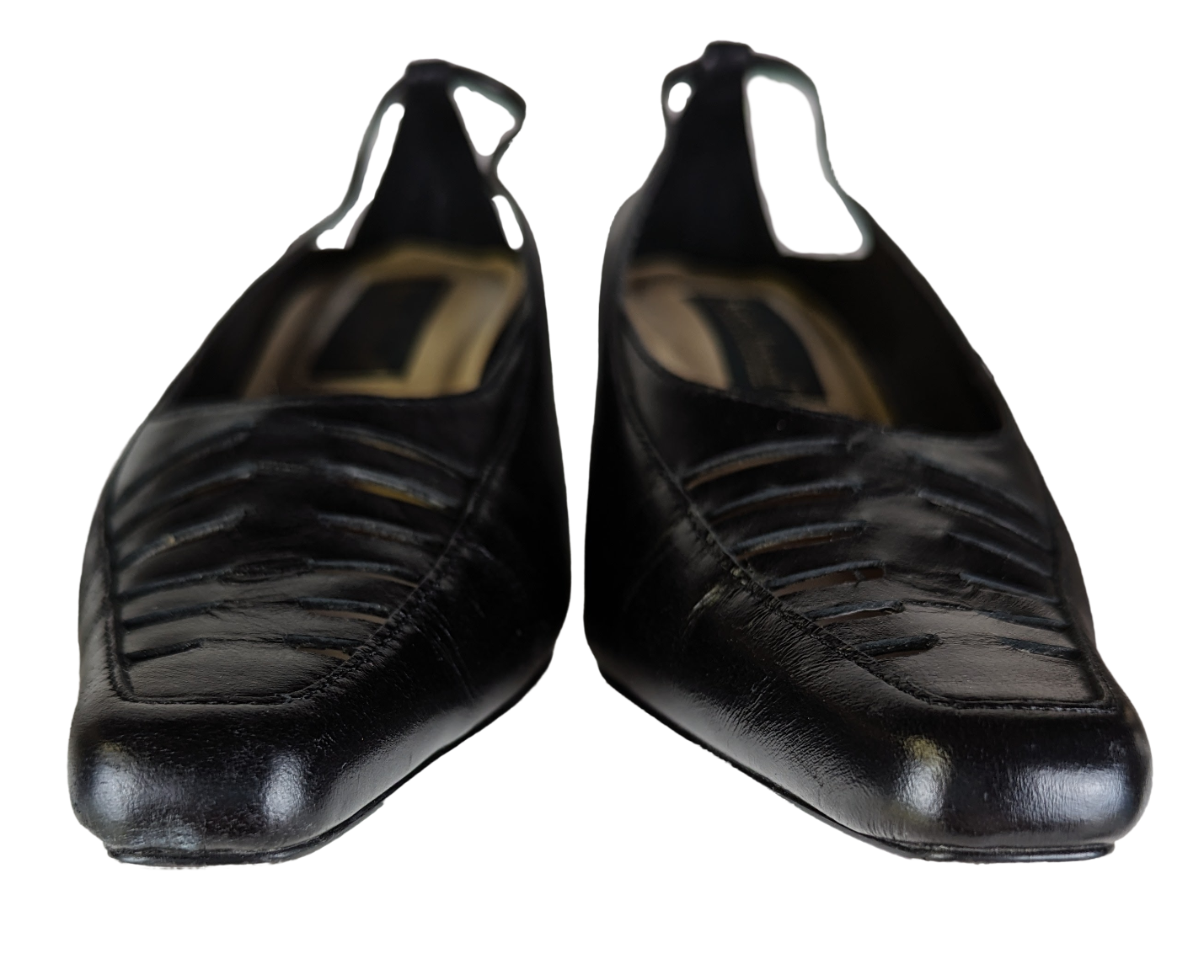 Harve Bernard Black Kitten Heels with Cut outs size 8W Step into style with these Harve Bernard Black Kitten Heels. Made of sleek black leather and featuring trendy