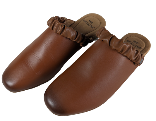 Earth Origins Ren Mule with Adjustable Back Size 7 1/2 W NIB Introducing the Earth Origins Ren Mule - the perfect combination of comfort and style. With a flexible f