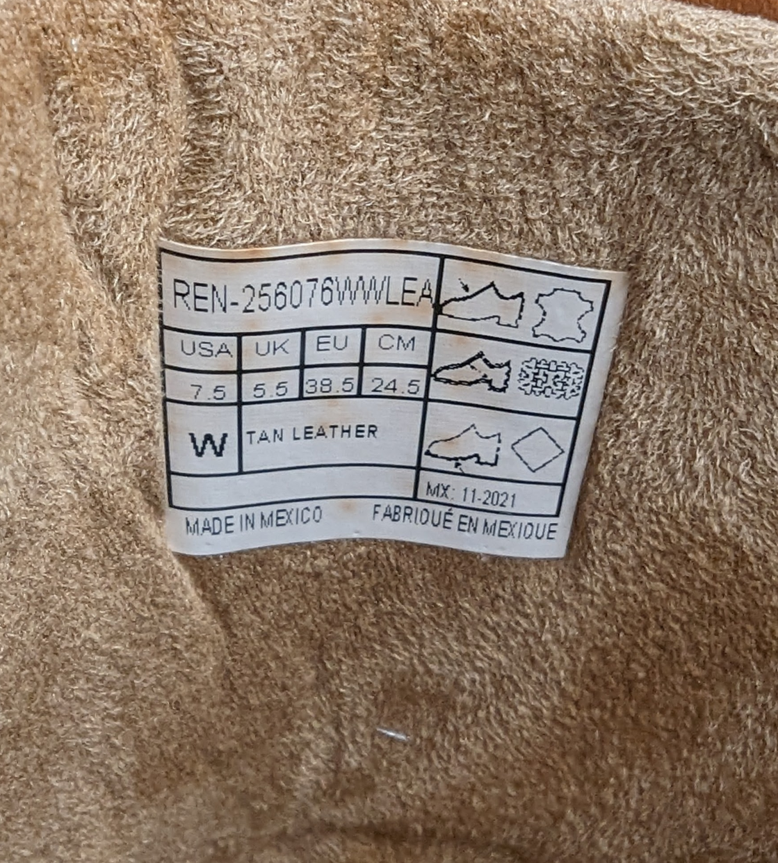 Earth Origins Ren Mule with Adjustable Back Size 7 1/2 W NIB Introducing the Earth Origins Ren Mule - the perfect combination of comfort and style. With a flexible f