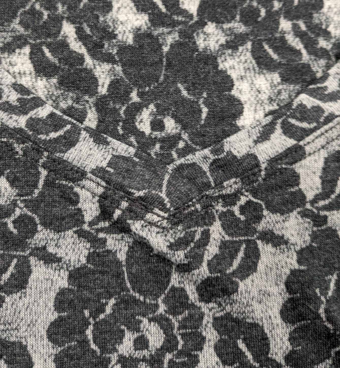 NY & Co Semi-Sheer Lace Print T Shirt Size XL Say hello to your new fa