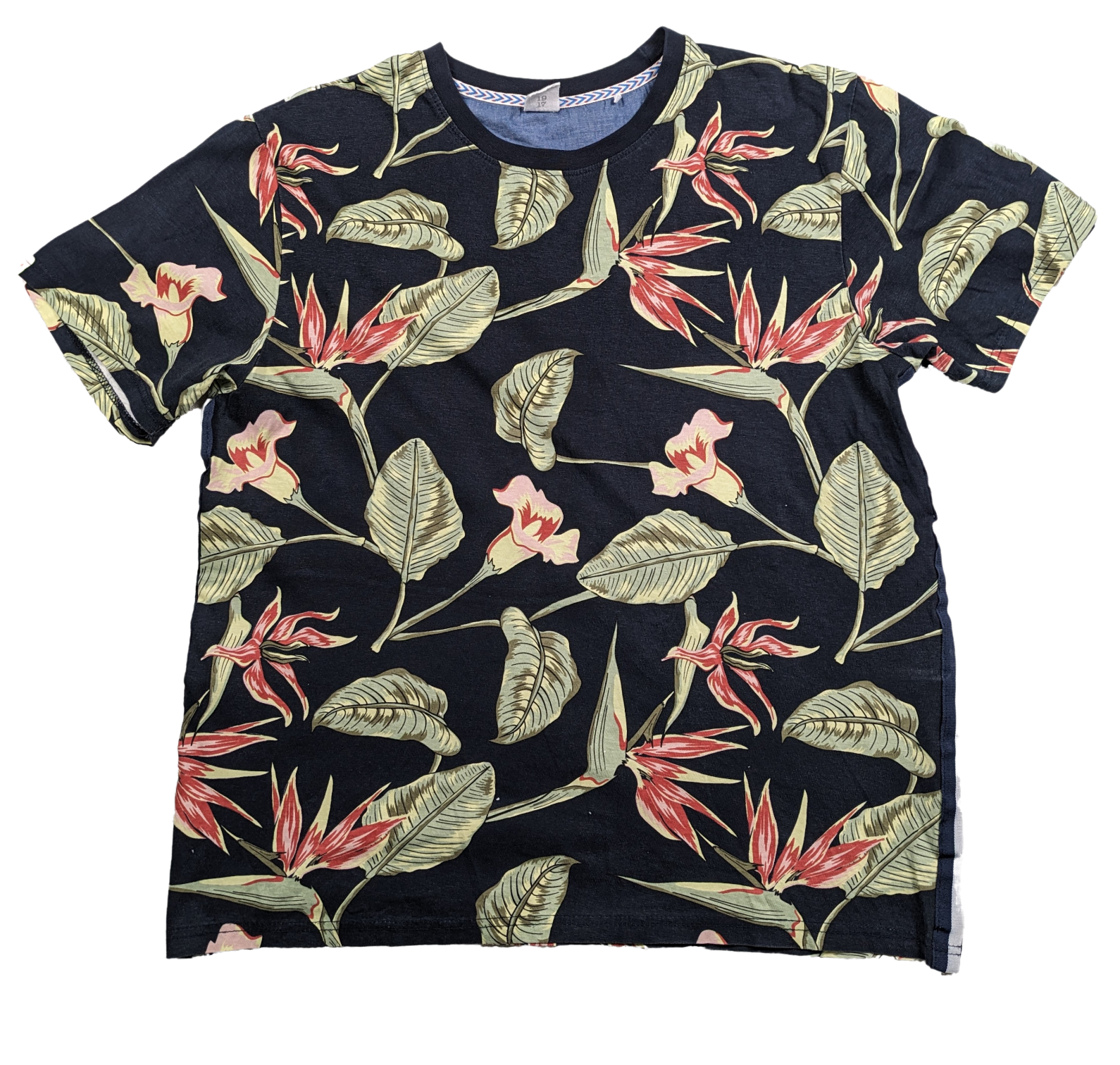 Sovereign Code Men's Tropical Print T Shirt with Stripe Trim Size L Introduce some fun into your wardrobe with Sovereign Code's quirky men's t-shirt. The tropical pr