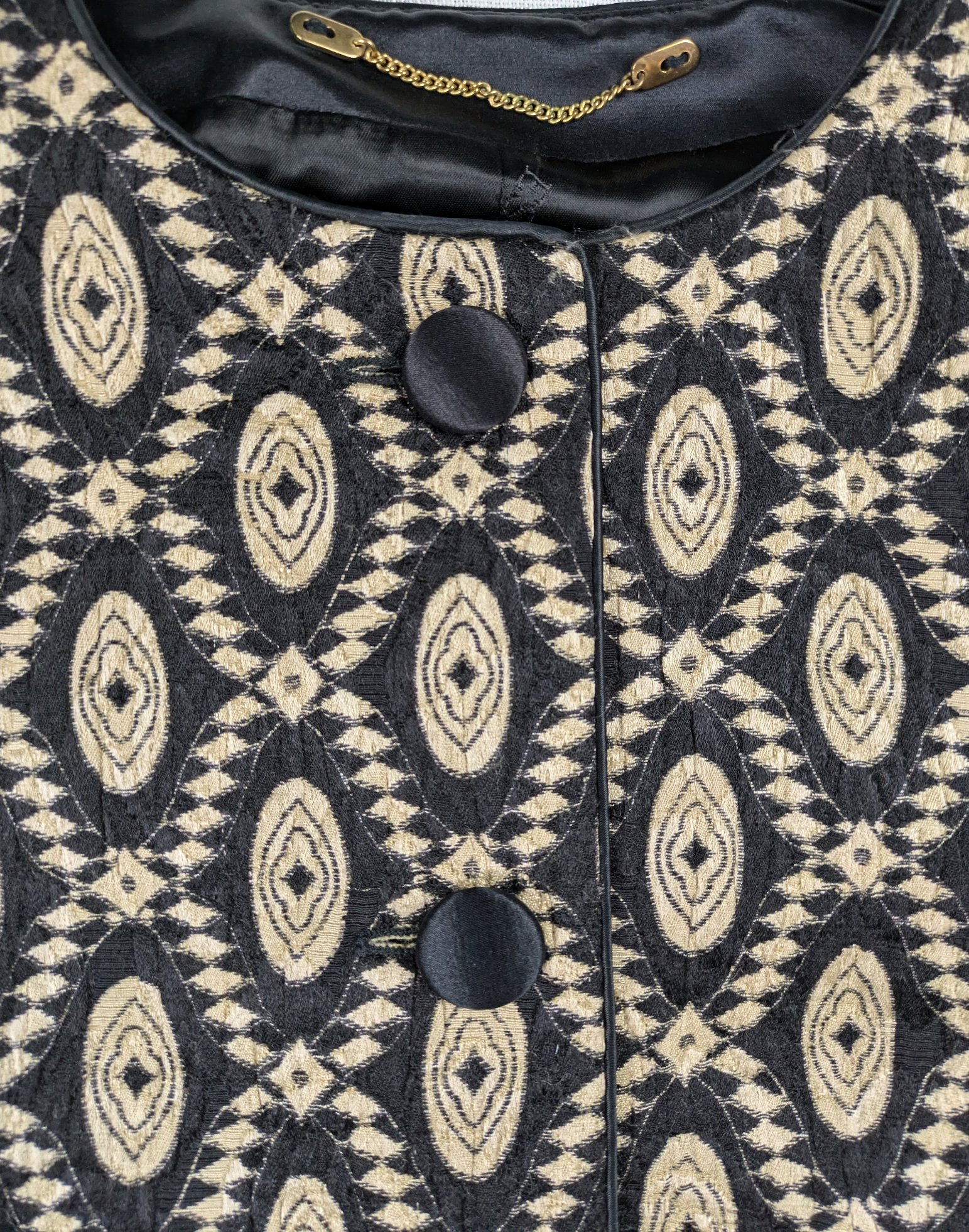 Vintage Escada Black and Gold Geometric Design Blazer Size 40 Discover timeless elegance with our Vintage Escada Black and Gold Geometric Design Blazer. Crafted with