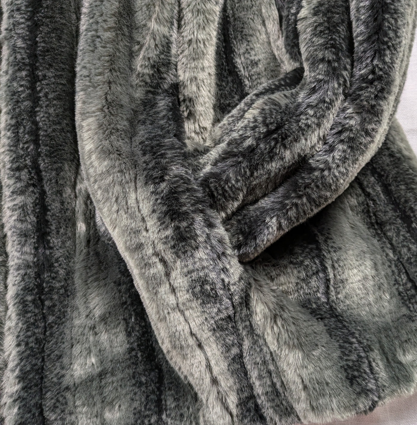 Kristen Blake Faux Fur Jacket with Zip closure Size XL