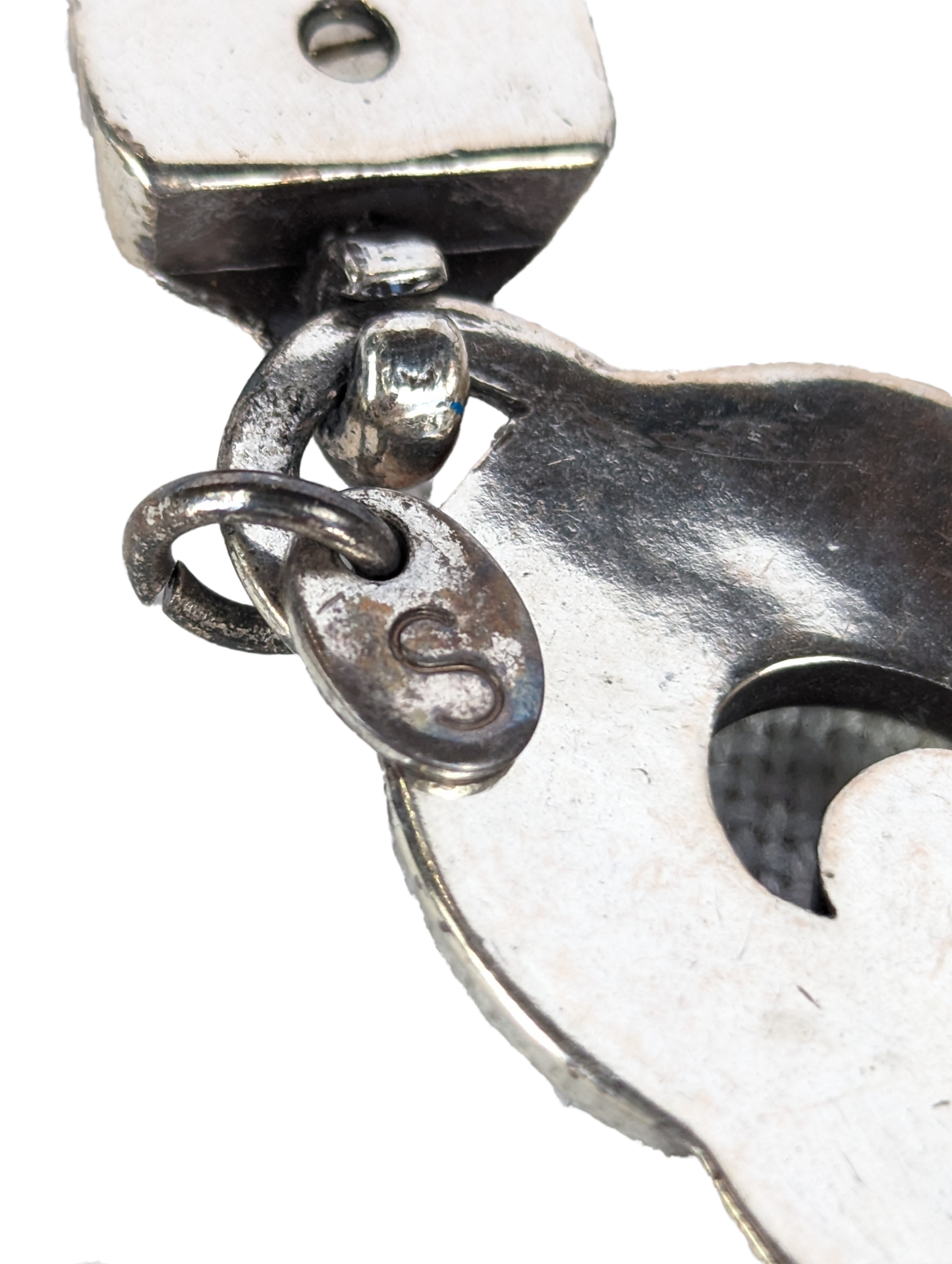 Brighton Bali Hai Silver-tone Chain Belt features two substantial chains with intermittent flourishes and connectors, the same design on the buckle, and the signaturbeltBrighton Bali Hai Silver-tone Chain BeltBrighton Bali Hai Silver-tone Chain Belt