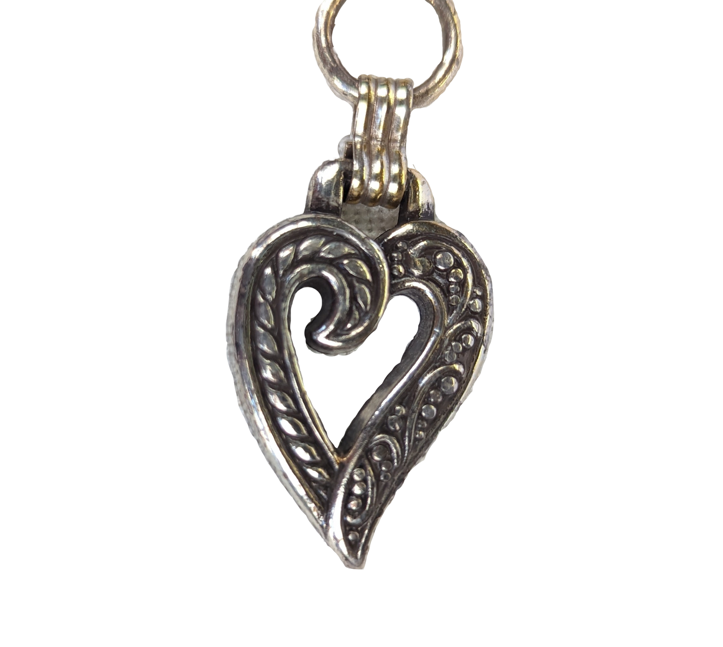 Brighton Bali Hai Silver-tone Chain Belt features two substantial chains with intermittent flourishes and connectors, the same design on the buckle, and the signaturbeltBrighton Bali Hai Silver-tone Chain BeltBrighton Bali Hai Silver-tone Chain Belt