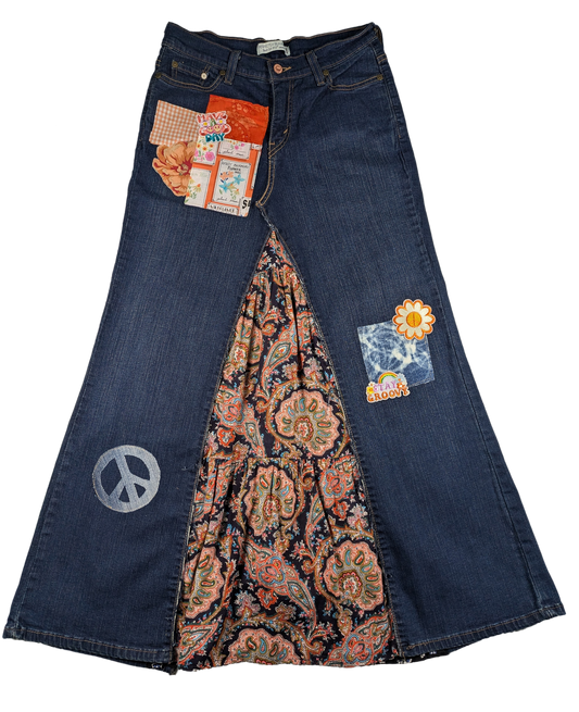 Refreshed - Levis Upcycled Maxi Skirt Size 10p Levi's have been known as versatile clothing for many years, but this kicks it up a notch!  A skirt that is made from