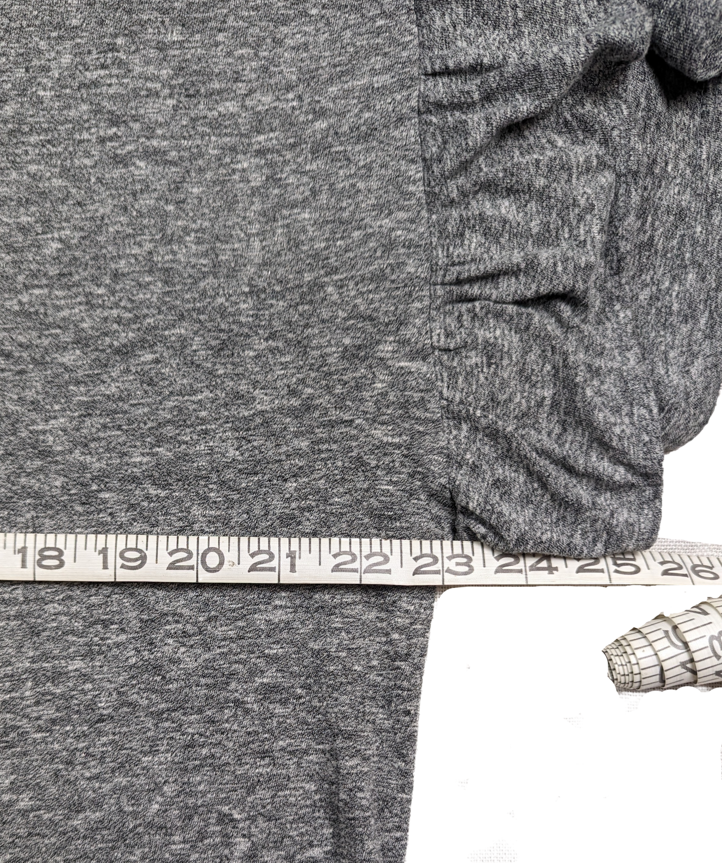 Current Elliott The Roadie Ruffle Sleeve Cotton Tee Size 2 Playful and comfy Current/Elliott The Roadie Tee boasts an oversized fit in soft heather gray cotton. With