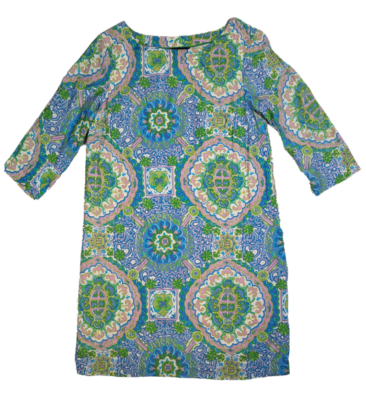 Tommy Hilfiger Pastel Paisley Print Knee Length Dress Size Medium This Tommy Hilfiger dress features a beautiful pastel paisley print, three quarter sleeves, and a k