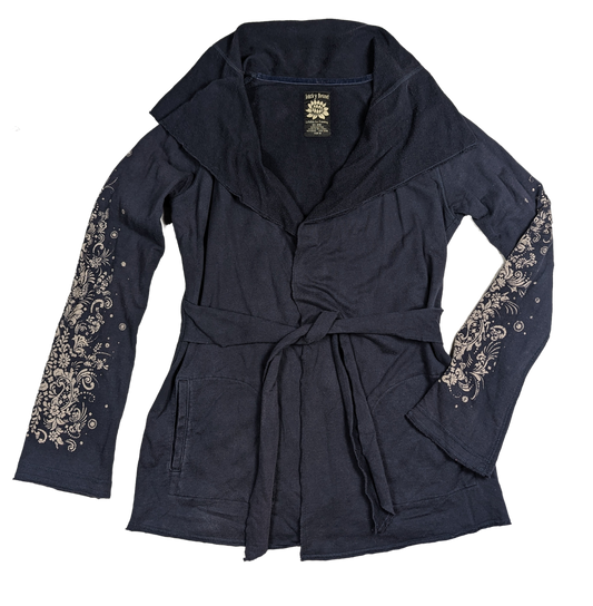Lucky Brand Wrap Kimono Jingo Stay cozy and on-trend with the Lucky Brand Jacket. The attached belt cinches at the waist for a flattering fit, while the boho design
