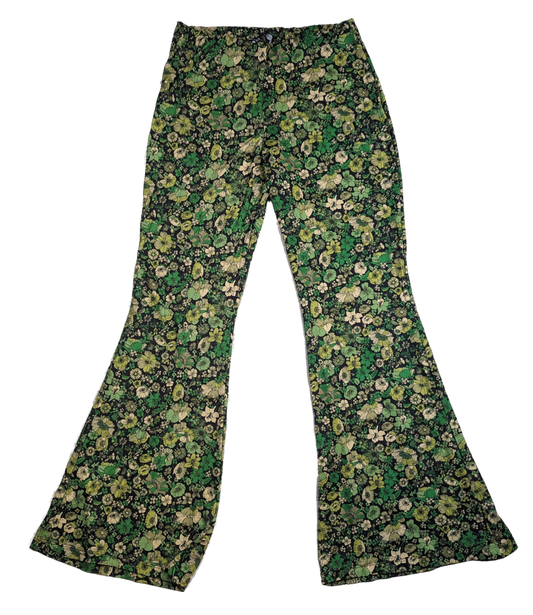Zara Green Floral Print Flowy Flare Pants Size Large Get ready to make a statement with Zara's Green Floral Print Flare Leggings! These playful, size Large leggings