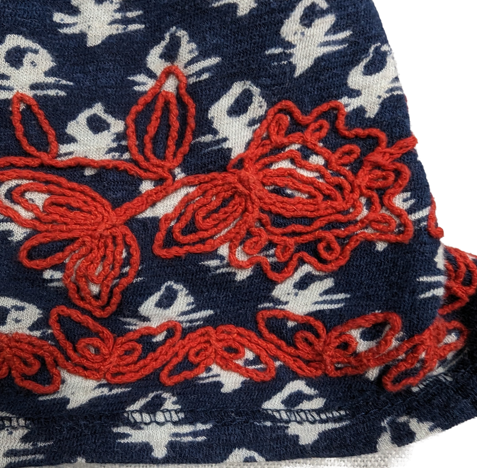 Lucky Brand Three Quarter Sleeve Top Size XL Add some luck to your wardrobe with this three quarter sleeve top from Lucky Brand. The lightweight fabric, blue with white print, and red embroidery around the bott