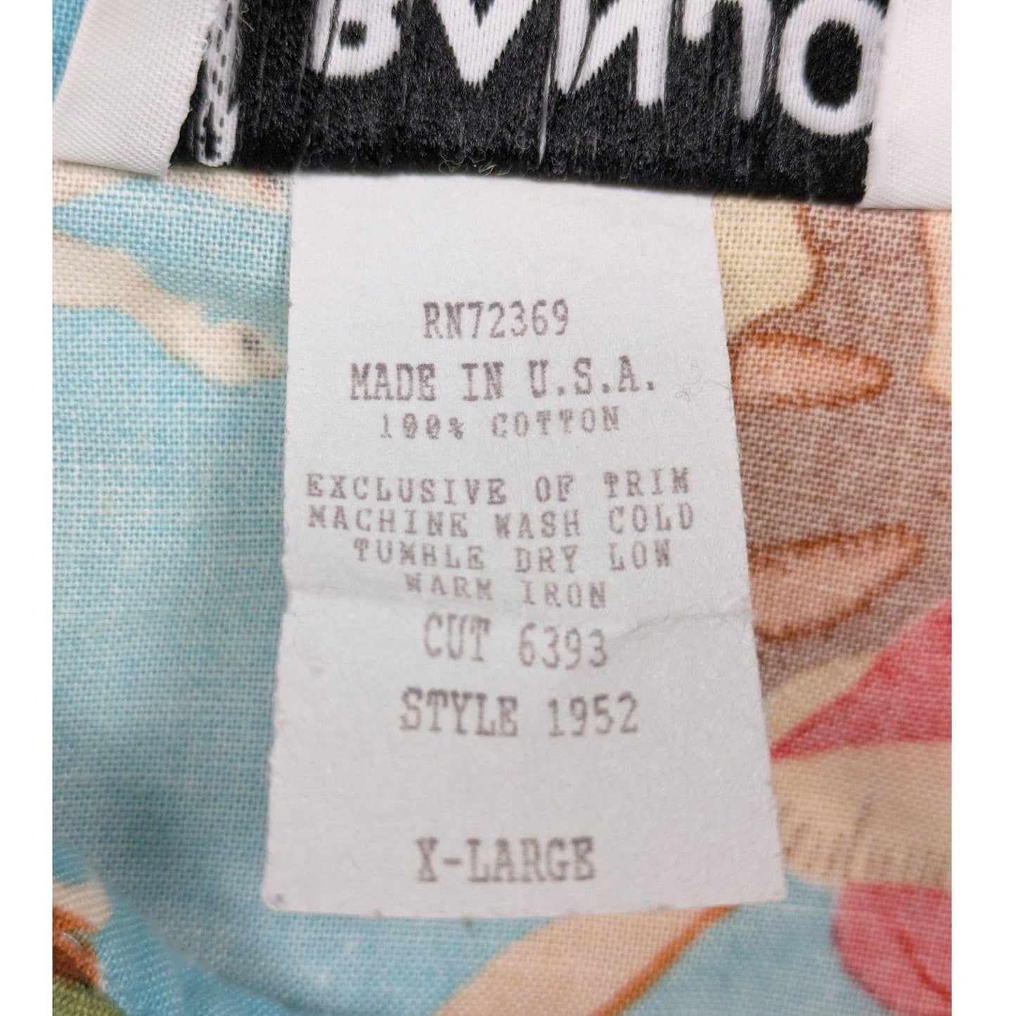 Vintage Banjo Western Print Snap Front Blouse Size XL Howdy! Add a touch of the Wild West to your wardrobe with this unique vintage banjo-themed blouse! Featuring a