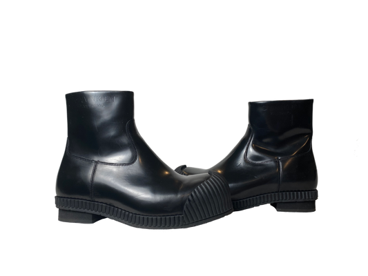 Calvin KleinStep up your fashion game with these Calvin Klein Deicine Spazzolato (205W39NYC) black leather ankle boots! These sleek and stylish boots are dressed to kill with a ShoesCalvin Klein Deicine Spazzolato Black Leather Ankle BootsCalvin Klein Deicine Spazzolato Black Leather Ankle Boots