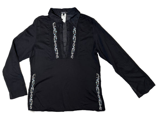 Karen KaneEnhance your wardrobe with this timelessly chic Karen Kane blouse. Delicately crafted from 100% cotton, its split collar and cuffs lend a relaxed elegance, while theBlouseKaren Kane Black Semi Sheer Boho Blouse with Embroidery DetailsKaren Kane Black Semi Sheer Boho Blouse