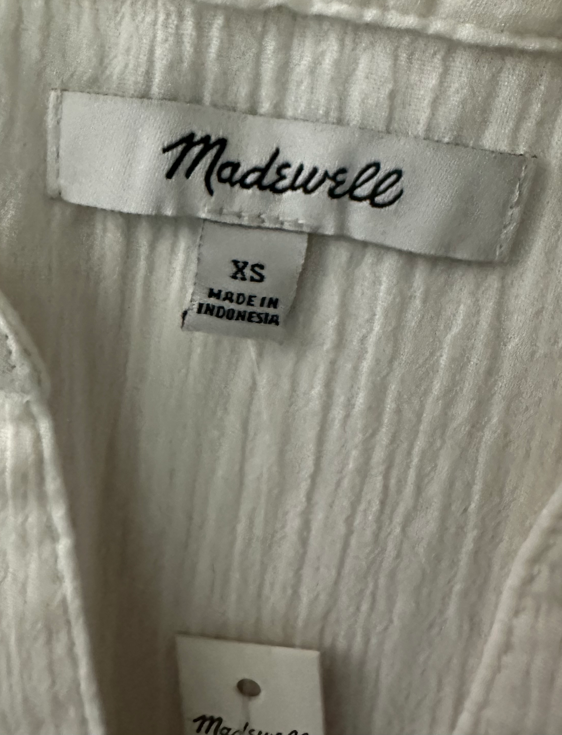 Madewell Short Sleeve Cream & Pink Ombre Shirt - NWT is perfect for spring and summer wear. The cream and pink ombre design is stylish and eye-catching, and it's new with taShirts & TopsMadewell Short Sleeve Cream & Pink Ombre Shirt - NWTMadewell Short Sleeve Cream & Pink Ombre Shirt - NWT