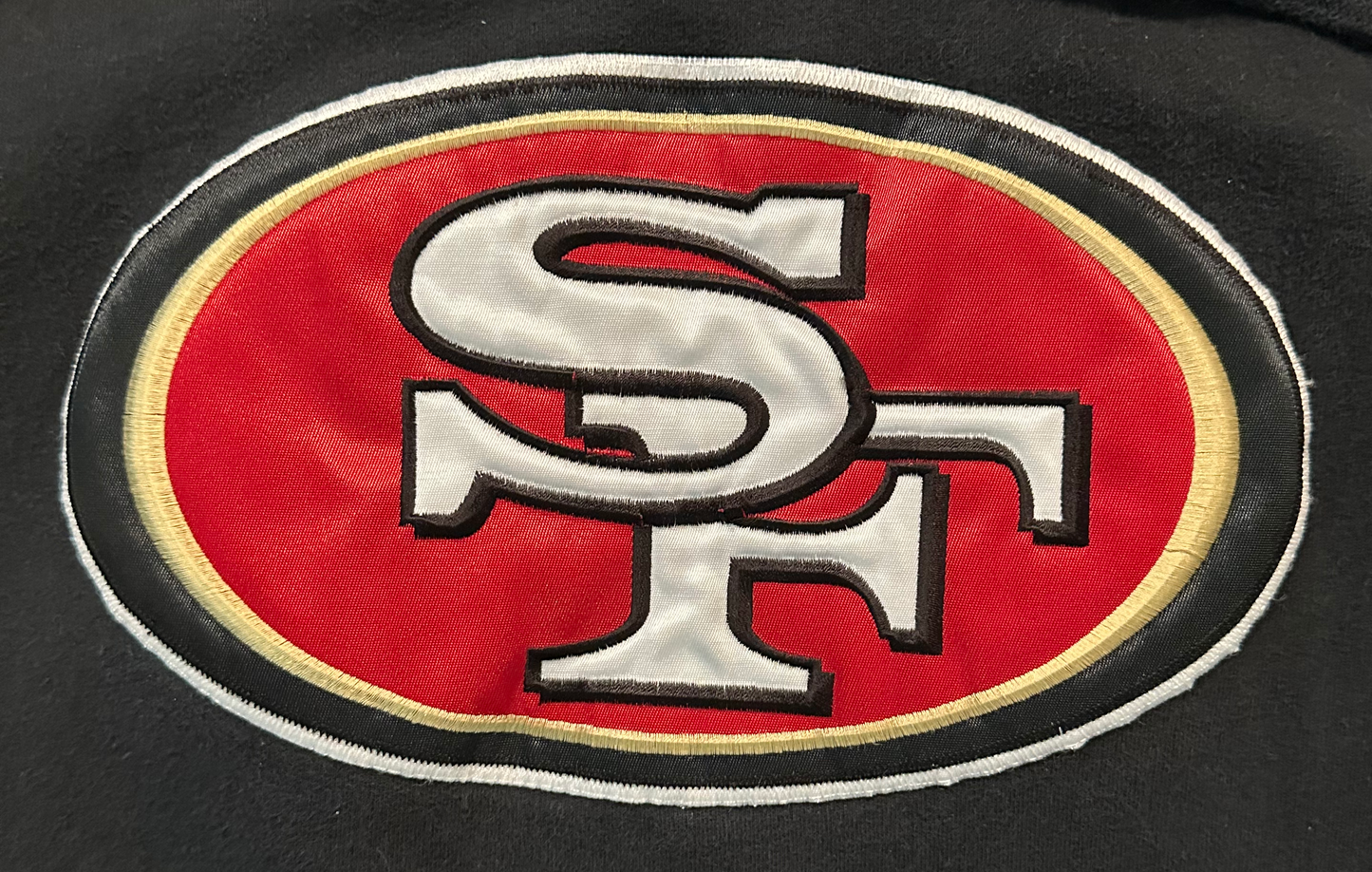 Antigua San Francisco 49ers Long Sleeve Black Hoodie Small Stay warm and show your team spirit with our Antigua San Francisco 49ers long sleeve black hoodie. This pu