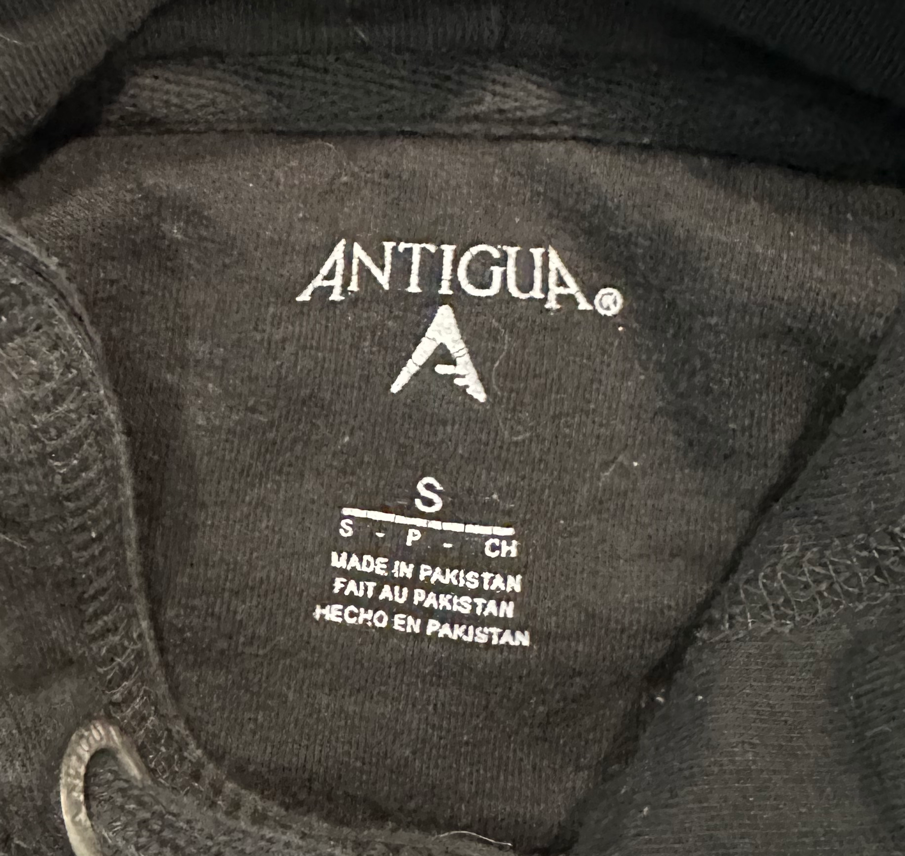 Antigua San Francisco 49ers Long Sleeve Black Hoodie Small Stay warm and show your team spirit with our Antigua San Francisco 49ers long sleeve black hoodie. This pu