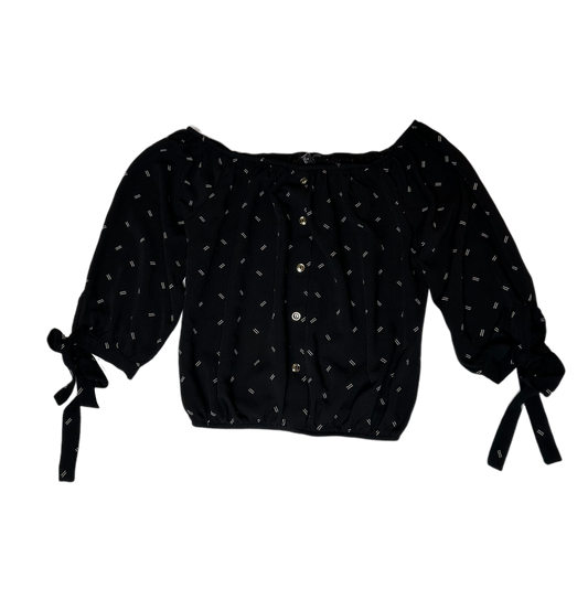 Papermoon Black with White Print Shirt with Ties at Sleeve. Cropped with an elastic waist and faux button front, it'll have you looking casually fashionable. Not to mention, thShirtPapermoon Black with White Print Shirt with Ties at SleevesWhite Print Shirt