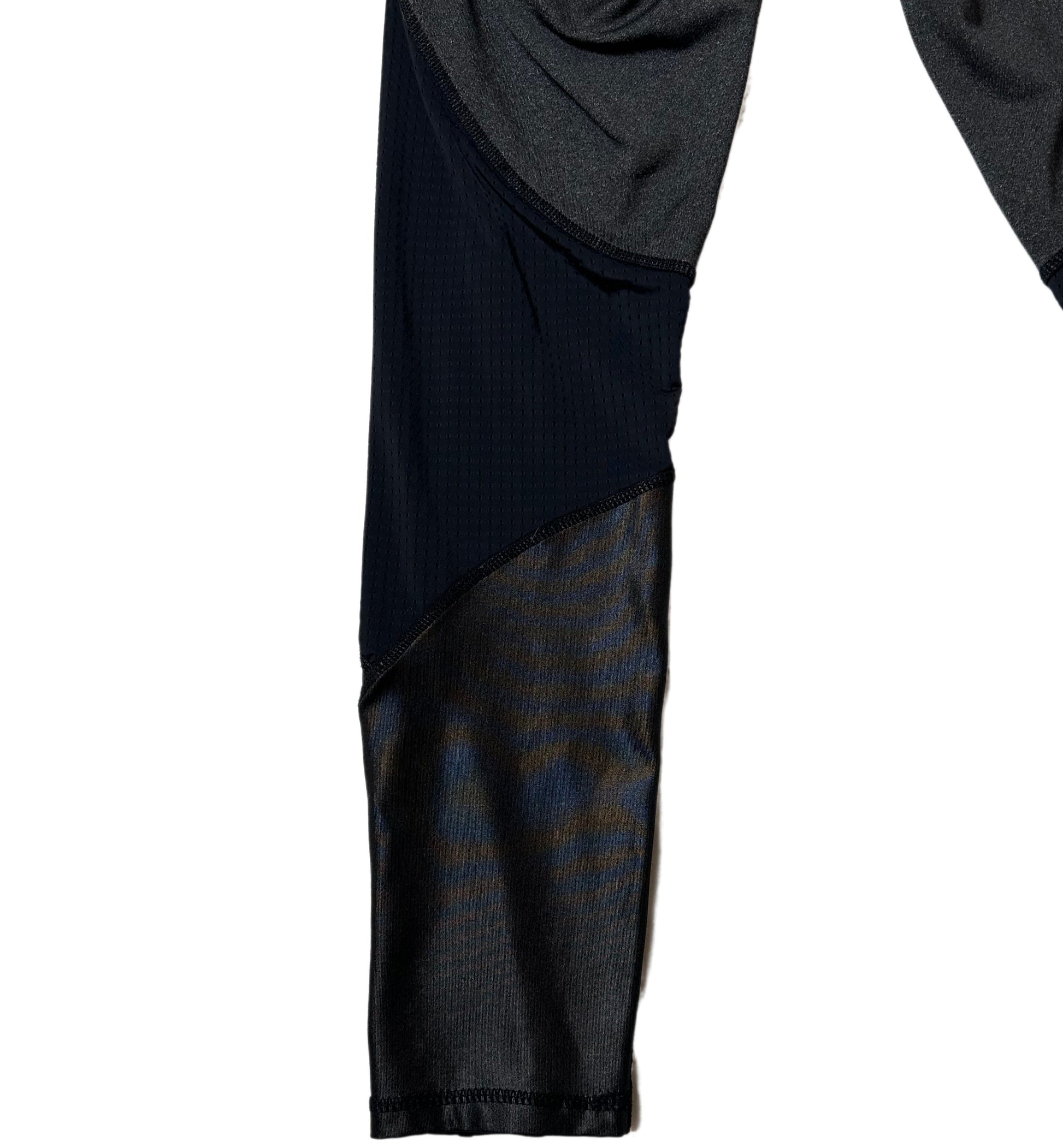 BCBG MAXAZRIA Grey & Black Leggings with Pleather and Mesh Details BCBG MAXAZRIA leggings with their stunning pleather and mesh details. Grey and black tones provide a timeless look you can wear again anLeggingsBCBG MAXAZRIA Grey & Black Leggings with Pleather and Mesh DetailsBCBG MAXAZRIA Grey & Black Leggings