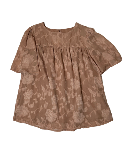 No BrandThis beige floral burn out short sleeve blouse is perfect for everyday wear. It's designed with a lined, floral burn out fabric, crew neck, and short sleeves for a sShirtBeige Floral Burn Out Short Sleeve BlouseBeige Floral Burn