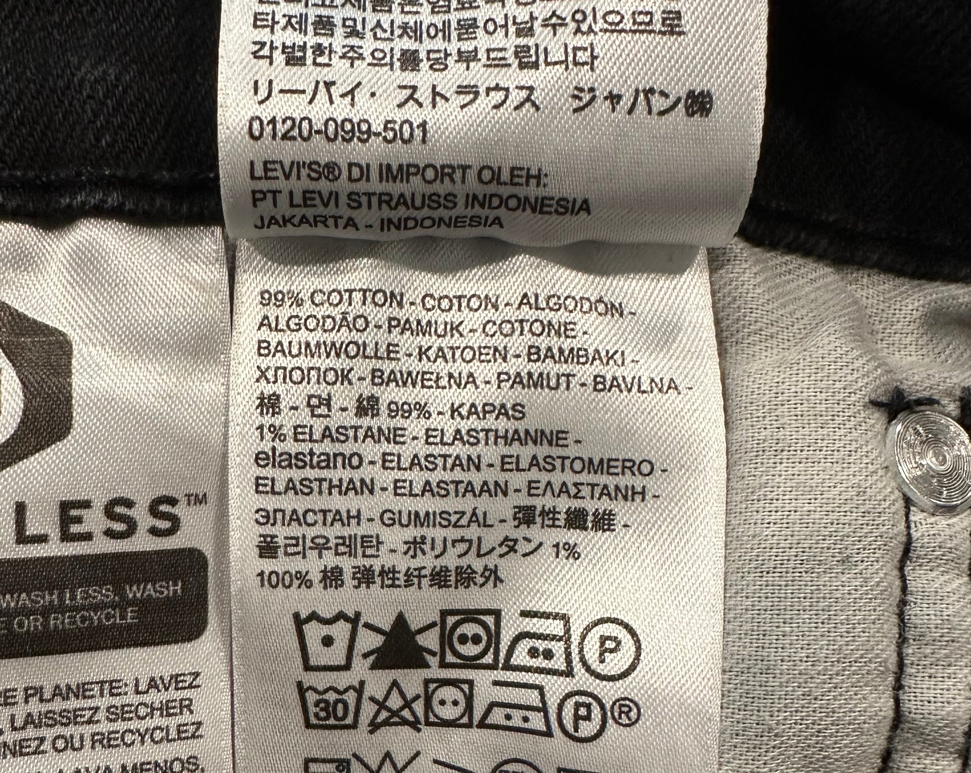 REFRESHED - Levi's 502 Denim Custom Bleached Black Jeans Size 34 x 32 Revamp your wardrobe with REFRESHED Levi's 502 Black Denim! These custom bleached jeans feature a cla