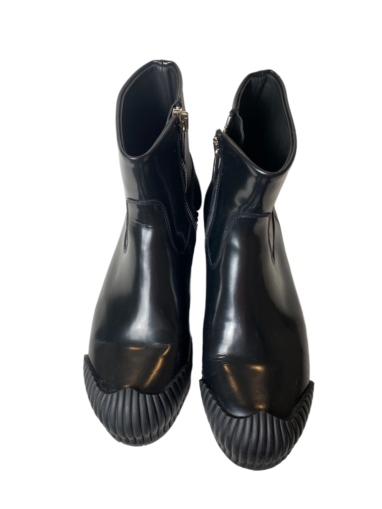 Calvin KleinStep up your fashion game with these Calvin Klein Deicine Spazzolato (205W39NYC) black leather ankle boots! These sleek and stylish boots are dressed to kill with a ShoesCalvin Klein Deicine Spazzolato Black Leather Ankle BootsCalvin Klein Deicine Spazzolato Black Leather Ankle Boots