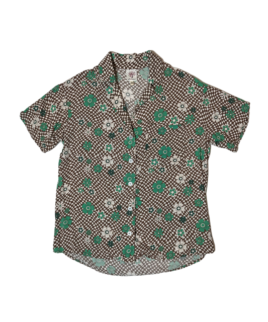 Self Esteem Short Sleeve Retro Floral Print Blouse is a vintage wardrobe must-have! With its funky retro floral and checker print in earthy green and brown hues, you'll exude confShirtSelf Esteem Short Sleeve Retro Floral Print BlouseEsteem Short Sleeve Retro Floral Print Blouse