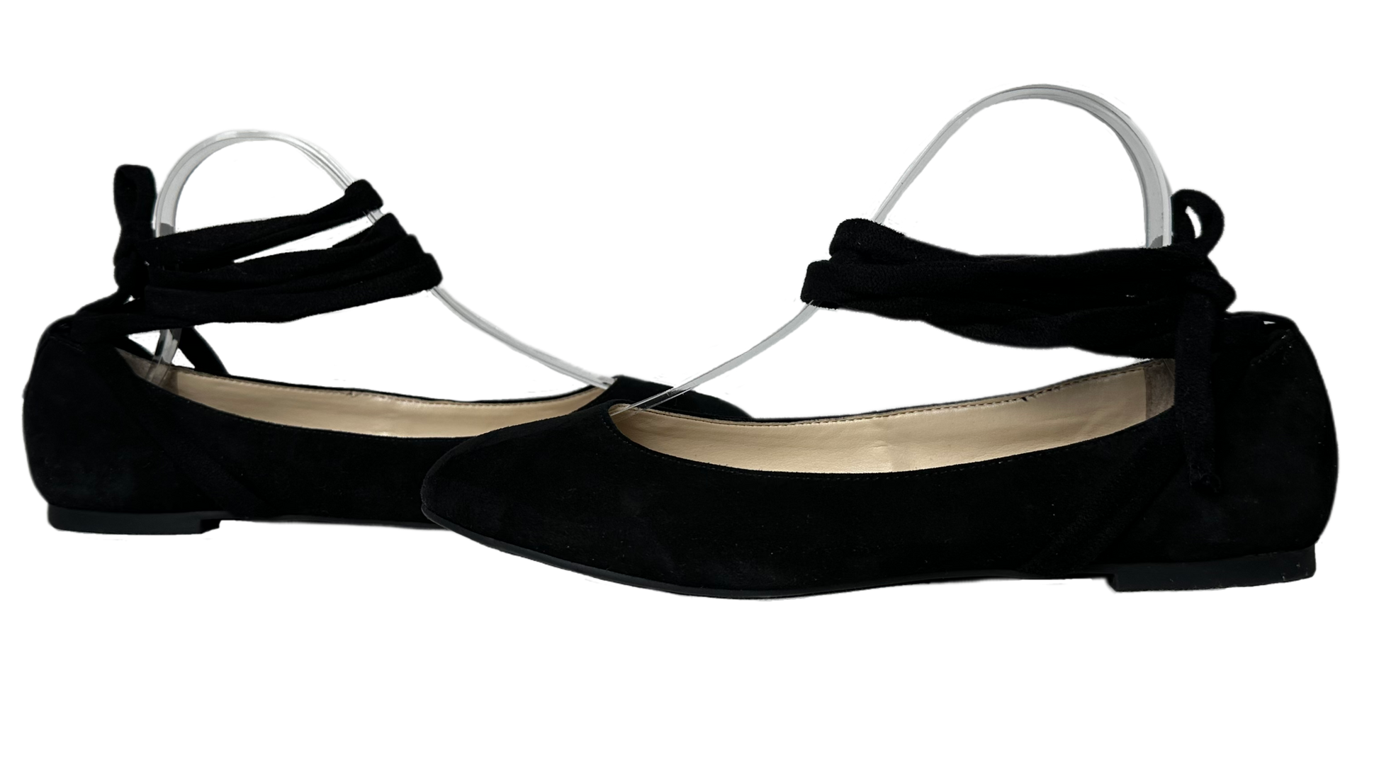 Jessica Simpson Black Suede Lace Up Ballerina Flats offer a classic style with a modern edge. Crafted from luxury suede, featuring a round toe and lace up designShoesJessica Simpson Black Suede Lace Up Ballerina FlatsJessica Simpson Black Suede Lace