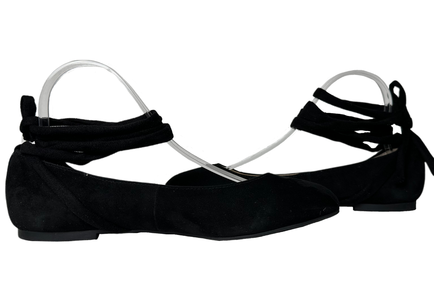 Jessica Simpson Black Suede Lace Up Ballerina Flats offer a classic style with a modern edge. Crafted from luxury suede, featuring a round toe and lace up designShoesJessica Simpson Black Suede Lace Up Ballerina FlatsJessica Simpson Black Suede Lace
