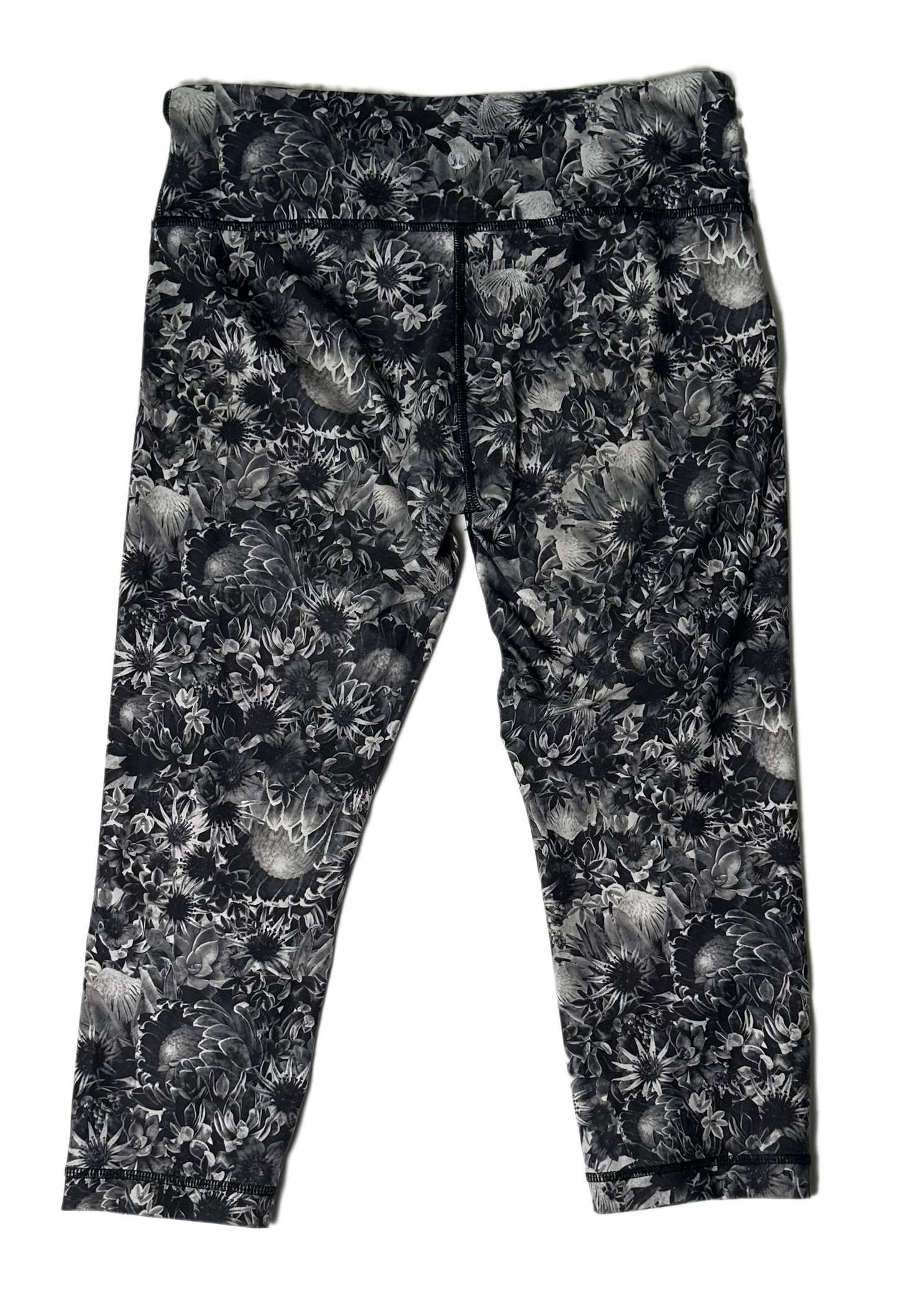 LululemonFeel flower-power strong in these fashionable Lululemon Black & Grey Floral Print Cropped Leggings! Their cropped style offers breathability and comfort, while tLeggingsLululemon Black & Grey Floral Print Cropped LeggingsLululemon Black & Grey Floral Print Cropped Leggings