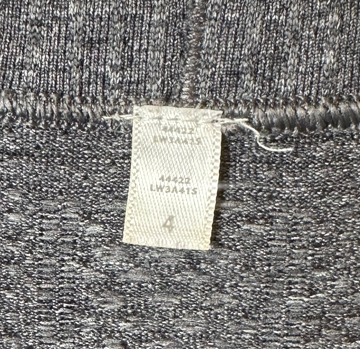 LululemonStay warm and motivated with the Lululemon Long Sleeve Grey Swiftly Tech Top! This body-skimming fit is heather grey and provides thumb holes to keep your hands warmTopsLululemon Long Sleeve Grey Swiftly Tech TopLululemon Long Sleeve Grey Swiftly Tech Top
