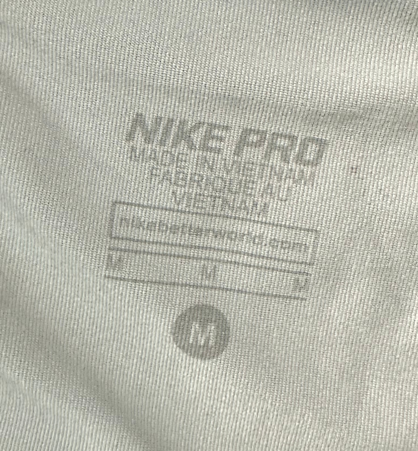 NikeStep up your game in these Nike Pro cropped leggings! Show off the cool and crazy graphic print in black and grey, while staying comfortable with their incredibly soLeggingsNike Pro Black and Grey Print Cropped LeggingsGrey Print Cropped Leggings
