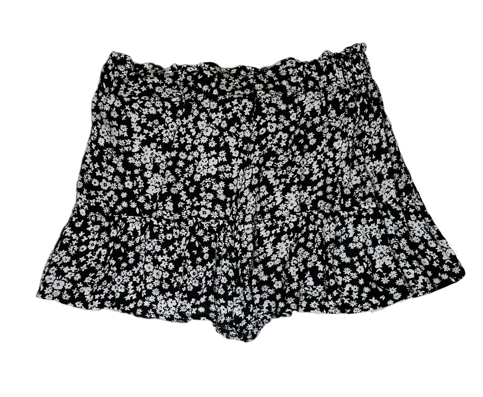 No BoundariesLook effortlessly stylish in these No Boundaries black & white print shorts! Featuring a unique and eye-catching black and white floral print that'll turn heads,ShortsNo Boundaries Black & White Print Ruffle Hem Tie Waist ShortsBoundaries Black & White Print Ruffle Hem Tie Waist Shorts