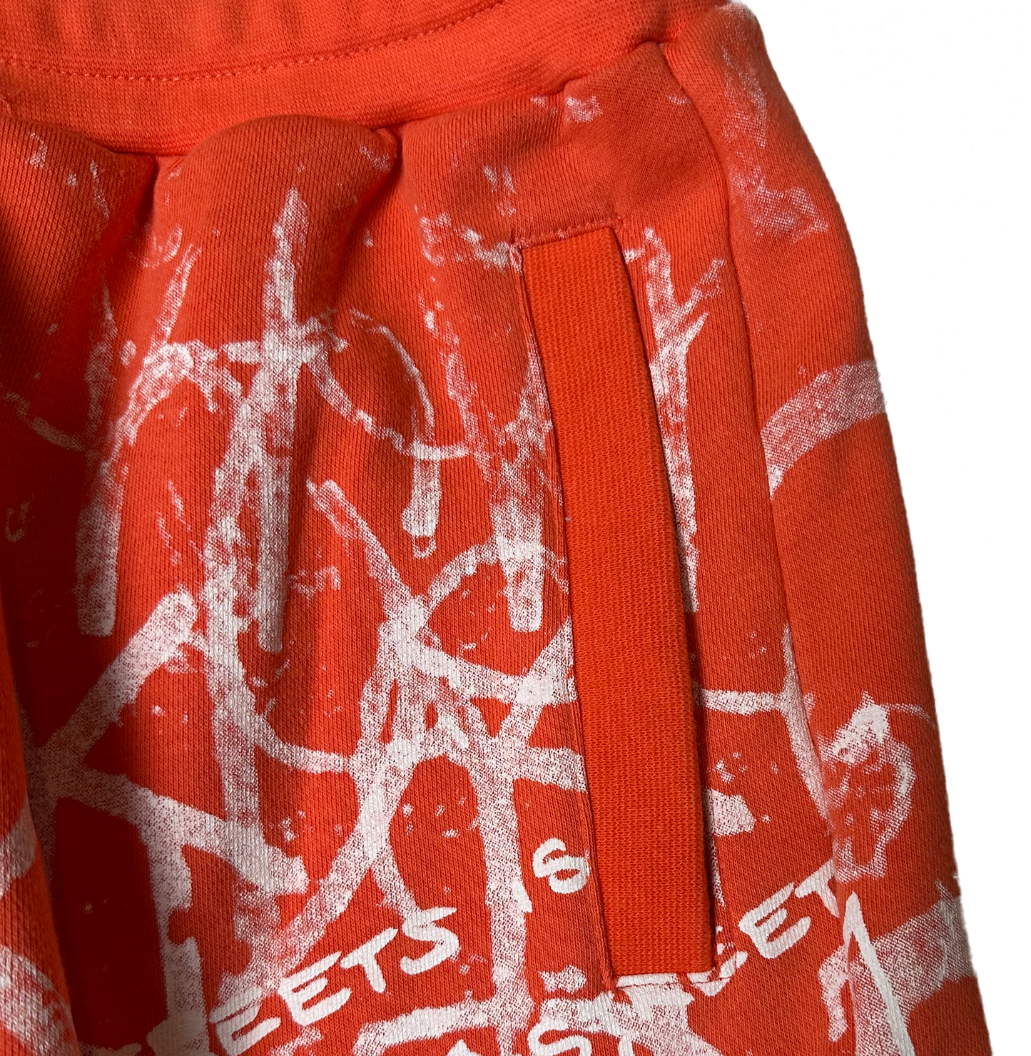 Dreamland Fleece Shorts with White Graffiti Print and Pockets-Men's XL EUC