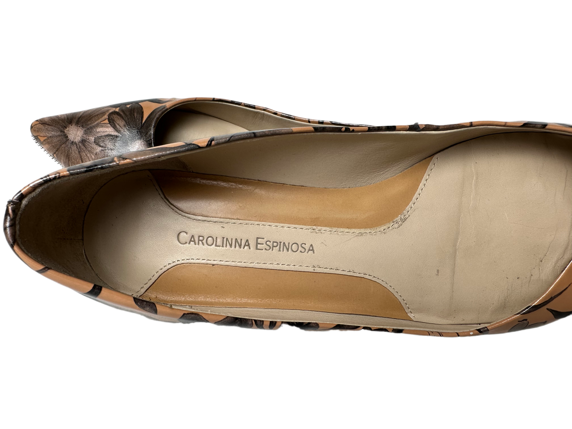 Carolinna EspinozaStep out in style with these Carolinna Espinosa peach floral flats. Expertly crafted with a beautiful floral print and silver beading on the edging, these flats boasShoesCarolinna Espinosa Peach Floral FlatsCarolinna Espinosa Peach Floral Flats