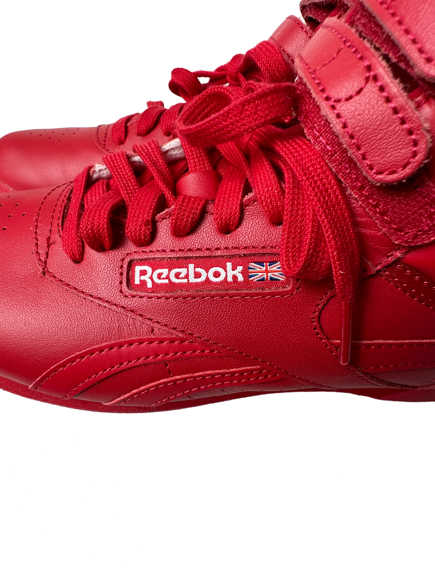 Reebok Women’s Freestyle Hi M43399 Red Leather Shoes Sneakers Size 7.5 Add some fiery fun to your shoe collection with these red hi-top sneakers. With a retro design