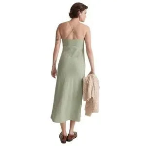Madewell Layton Midi Cami- Slip Dress Size 4 This highly-anticipated midi slip dress drapes beautifully on the body. With thin adjustable cami straps, a sexy V-neck